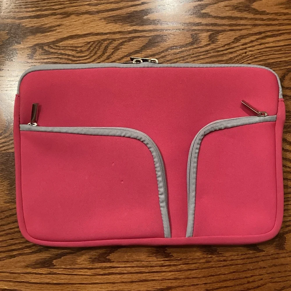 Pink laptop carry case